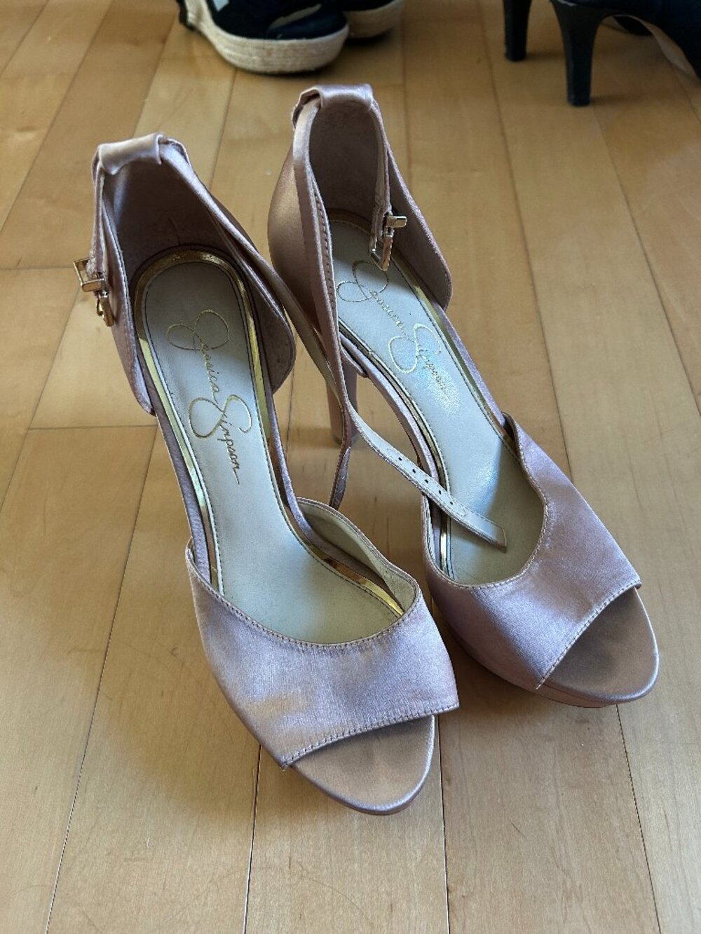 Blush Pink Satin open toe Beeya platform heels by Jessica Simpson - size 8
